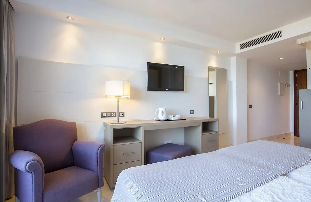 Hipotels Playa La Barrosa - Adults Only-1